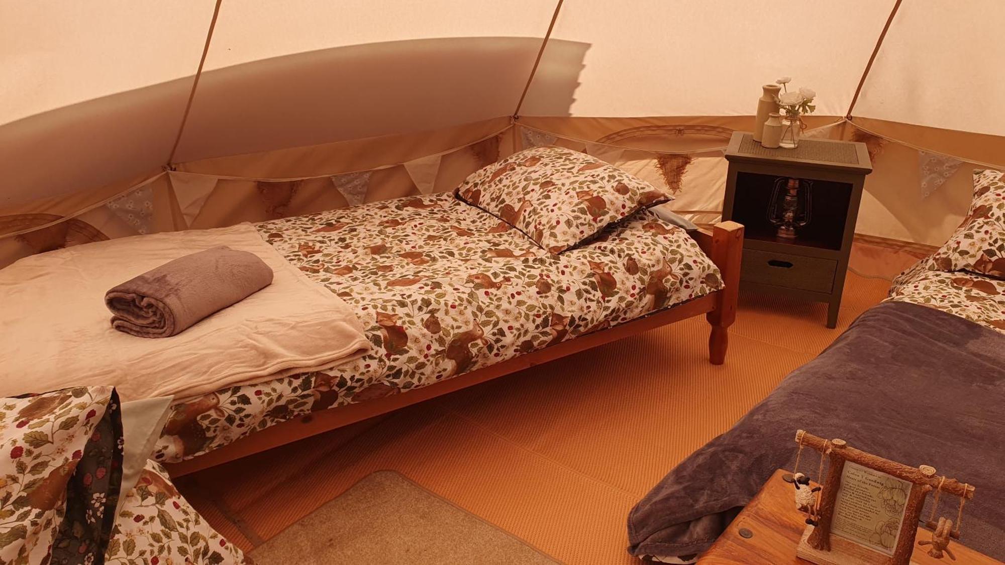 Hotel Calon Y Goedwig Glamping Llandovery Esterno foto